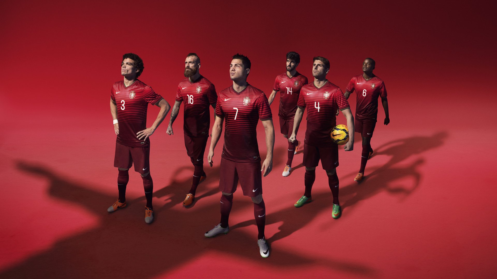 世界杯：苏亚雷斯未能为乌拉圭复仇加纳 赛后泣不成声